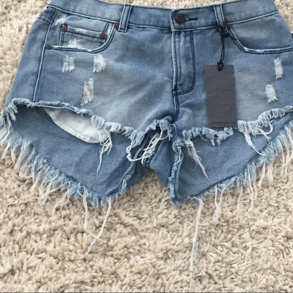 NWT 100% cotton ripped jeanshorts size 27
